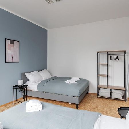 Flats 4 You, Moderne City Wohnung Naehe Hbf, Due-Messe 20 Min, Netflix, Kueche Duisburg Exterior photo